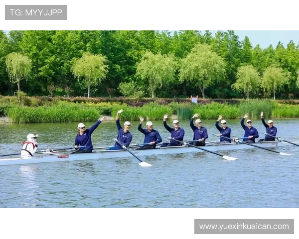 赛艇运动员全方位体能训练方法与提升技巧探讨 赛艇运动员全方位体能训练方法与提升技巧探讨